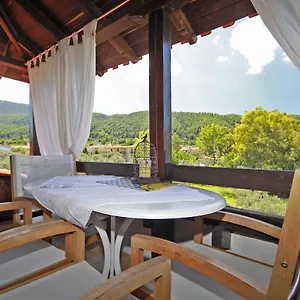 https://villa-angela-vourvourou.hotelschalkidiki.net