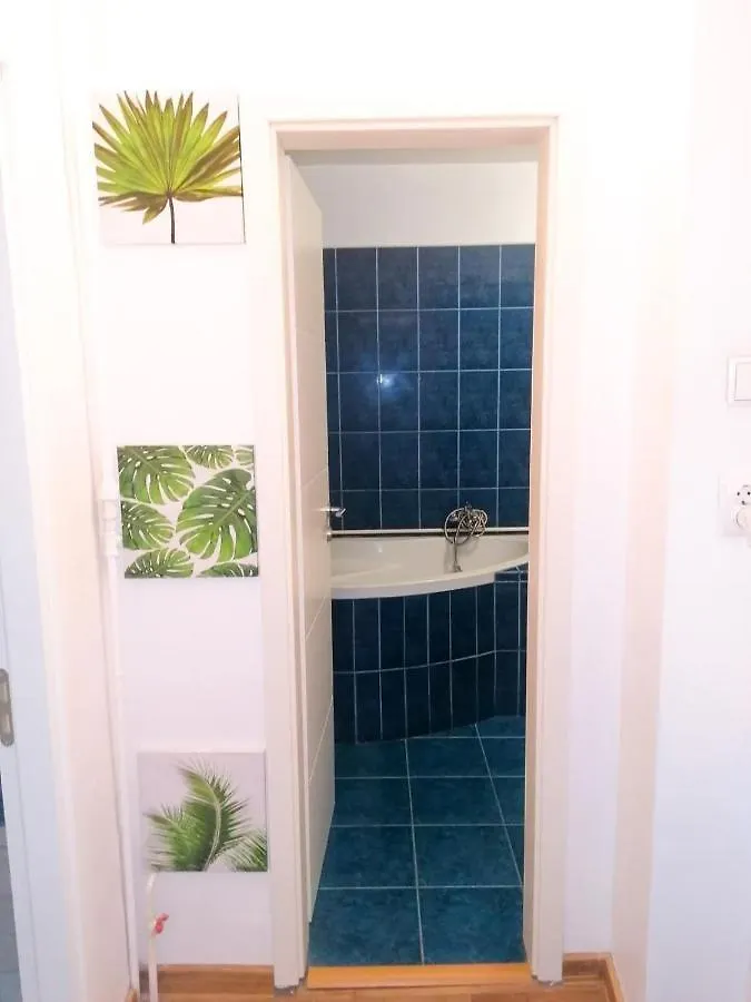 Apartament Near The Park Two Rooms Bucarest