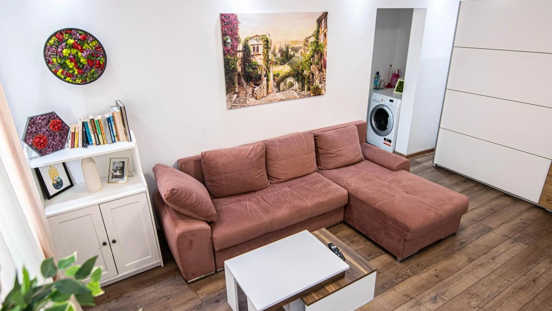 Apartament Near The Park Two Rooms Bucarest